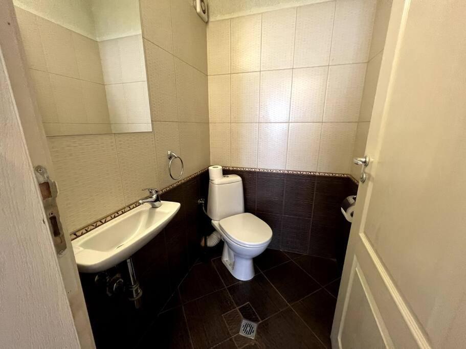 Lovely 2-Bedroom Rental Unit In Sofia Exteriör bild